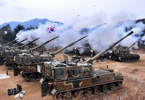 Pháo binh Hàn Quốc tham gia tập trận ngày 24/3.